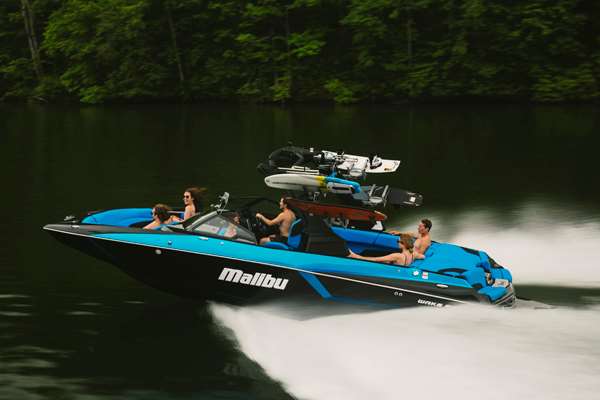 Malibu-24-MXZ-Performance-Sports-Boat